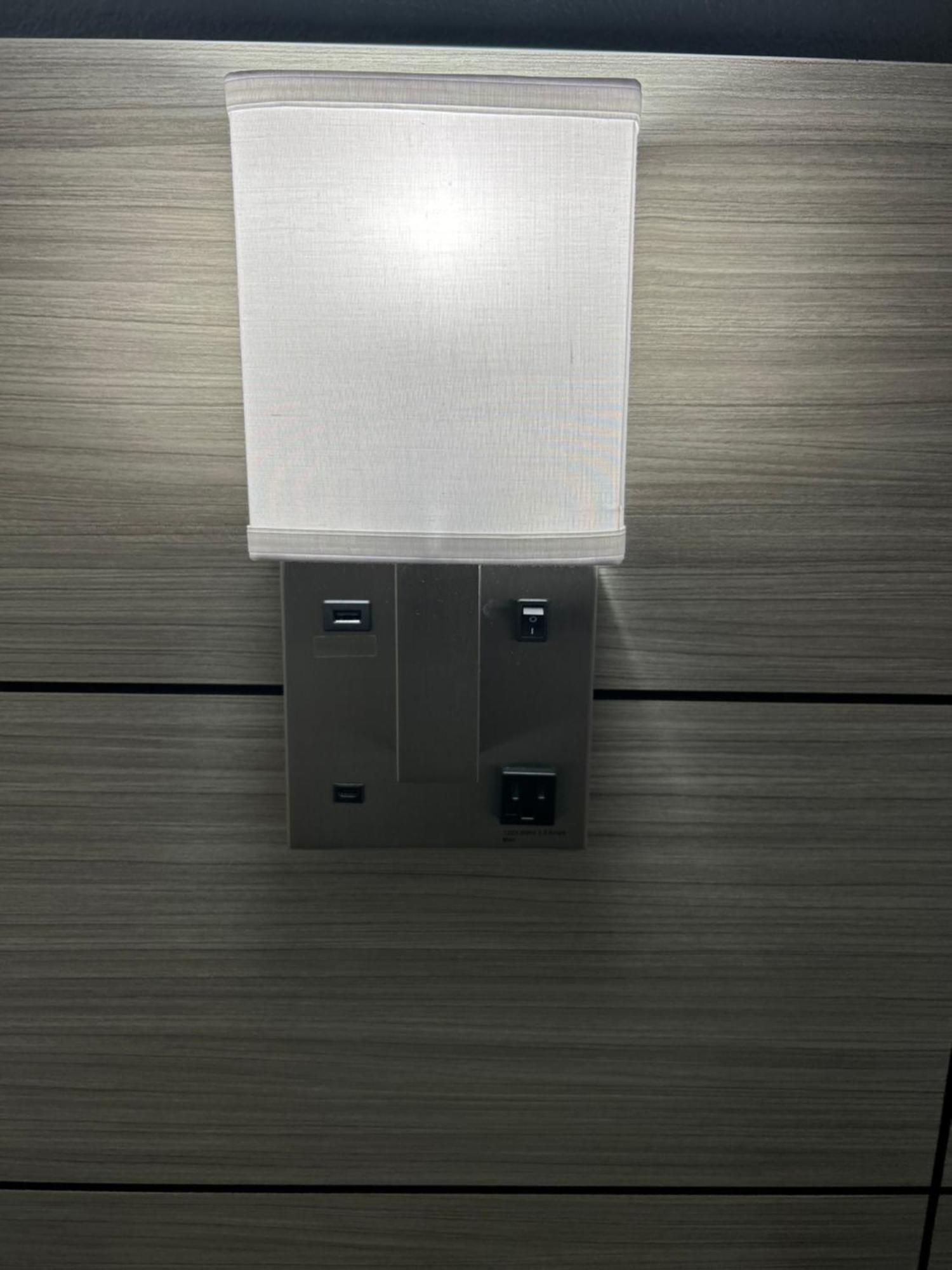 Quality Inn Лимингтон Экстерьер фото